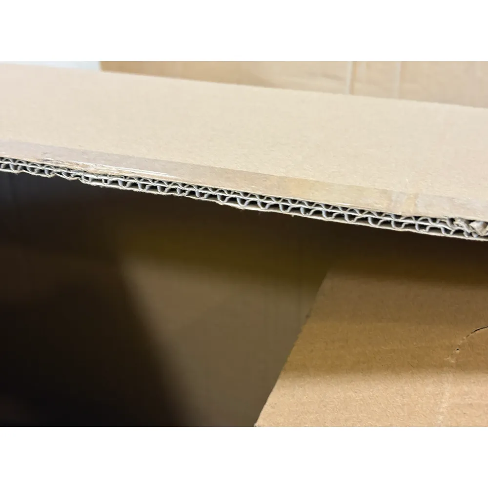 Close-up of the APT box's 5mm double-wall board edge